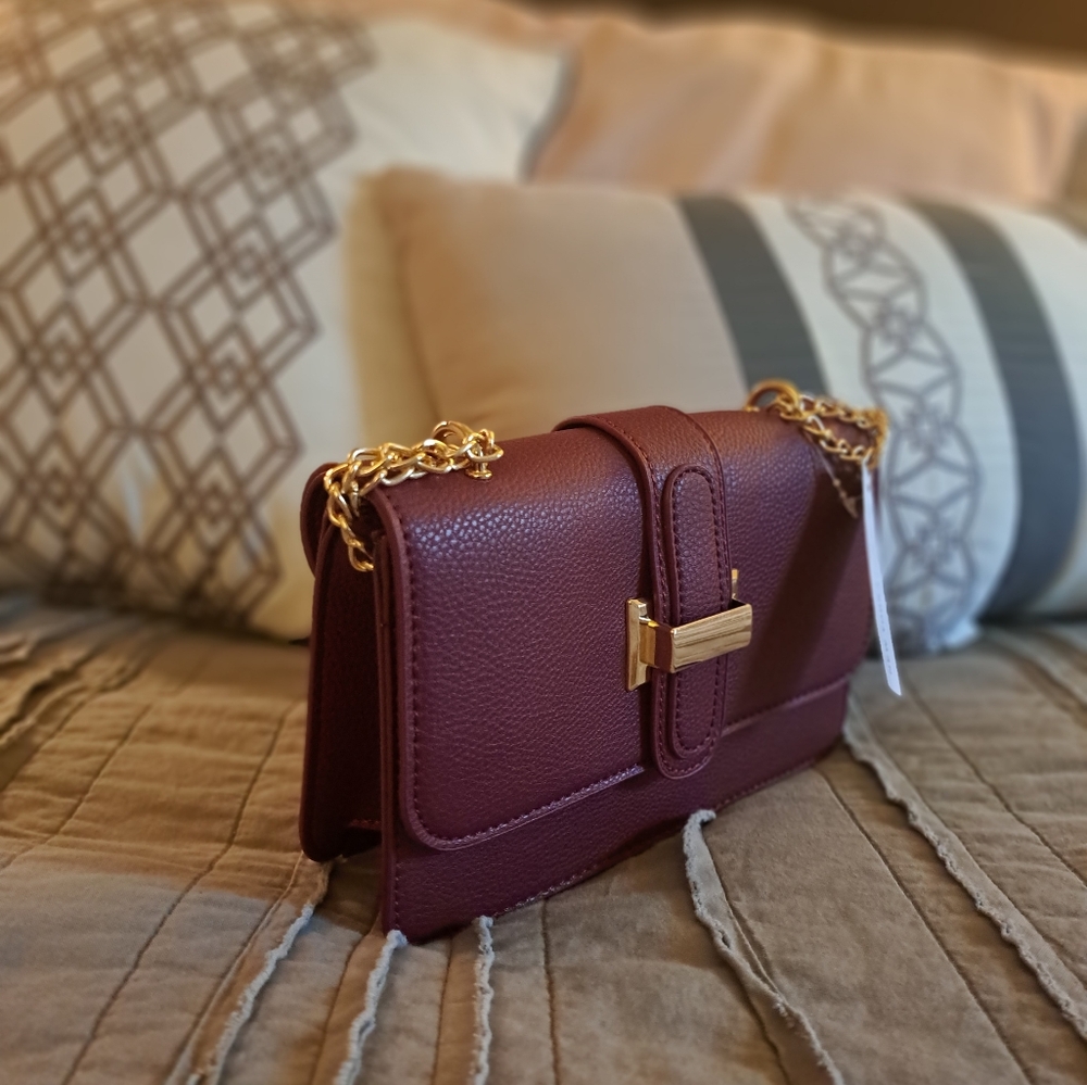Red wallet crossbody handbag